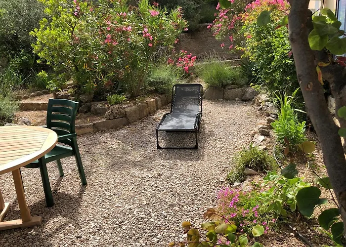 La Rocaille Du Chateau *