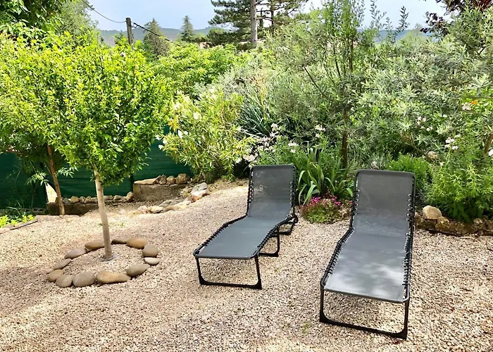 La Rocaille Du Chateau Daire *