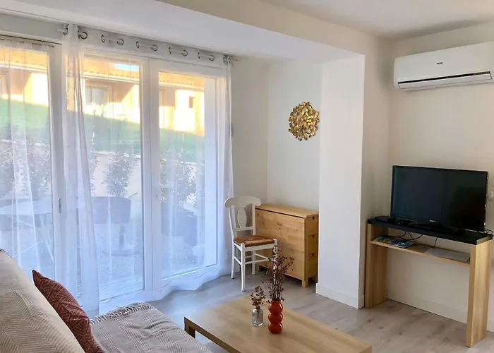 La Rocaille Du Chateau